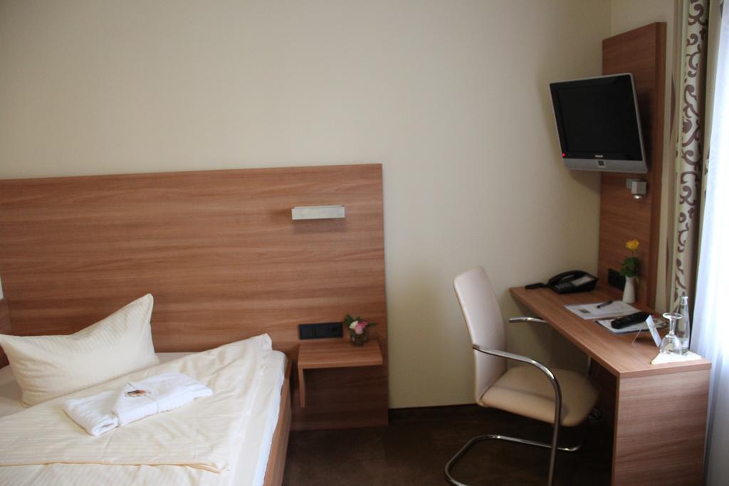 Hotel Gasthof Gross Bergkirchen  Dış mekan fotoğraf
