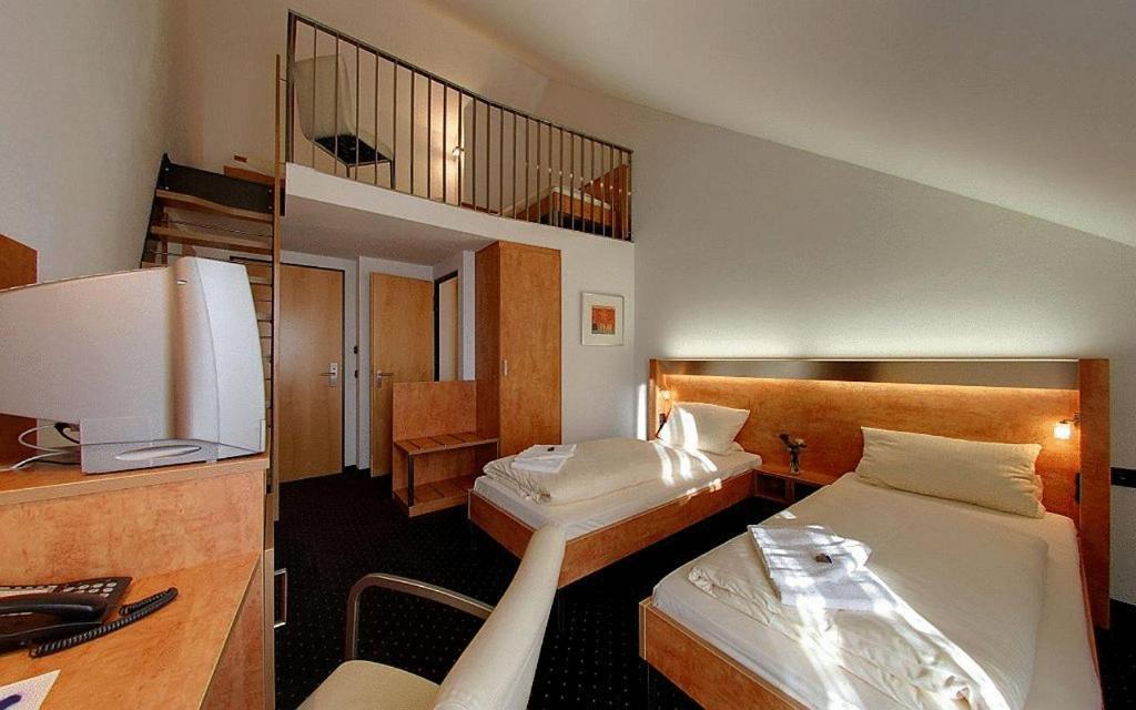 Hotel Gasthof Gross Bergkirchen  Oda fotoğraf