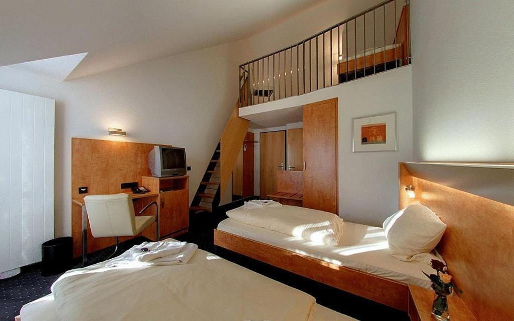 Hotel Gasthof Gross Bergkirchen  Oda fotoğraf